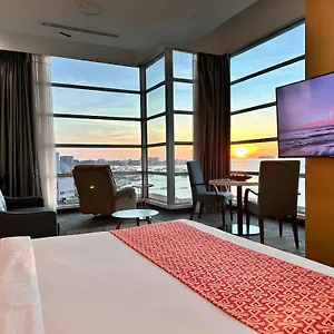 7 Suria 4*, Kota Kinabalu Maleisië