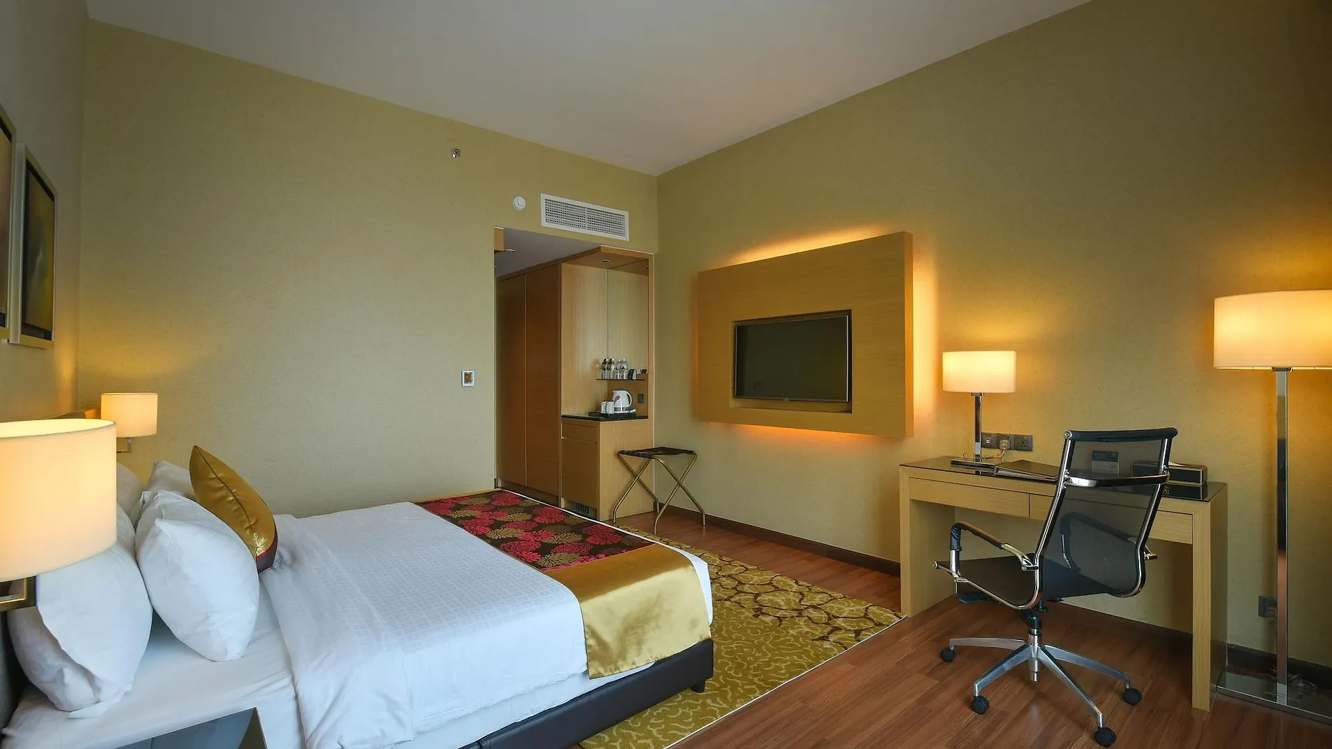 The Light Hotel Penang Perai